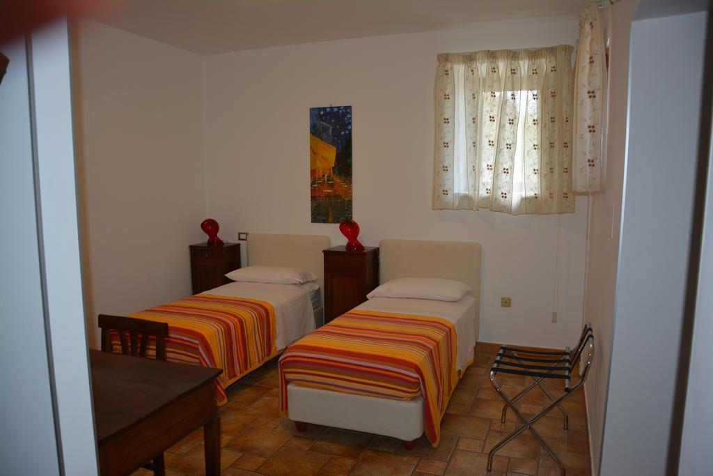 B&B La Casa Rossa Paola Cameră foto