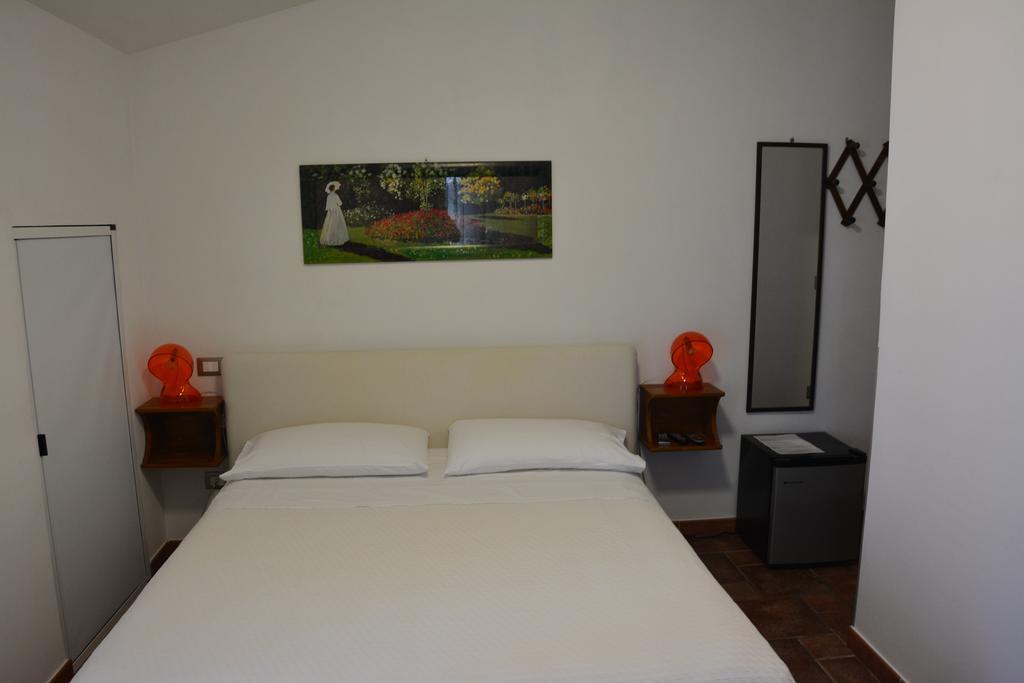 B&B La Casa Rossa Paola Cameră foto